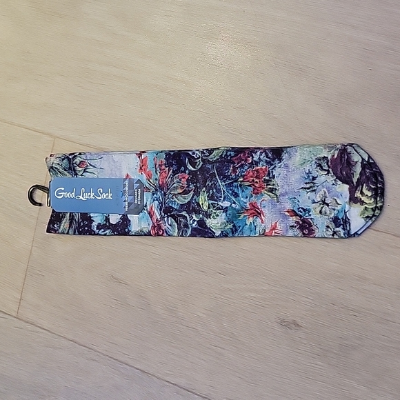 2/$15 Floral Crew Socks - Picture 1 of 1